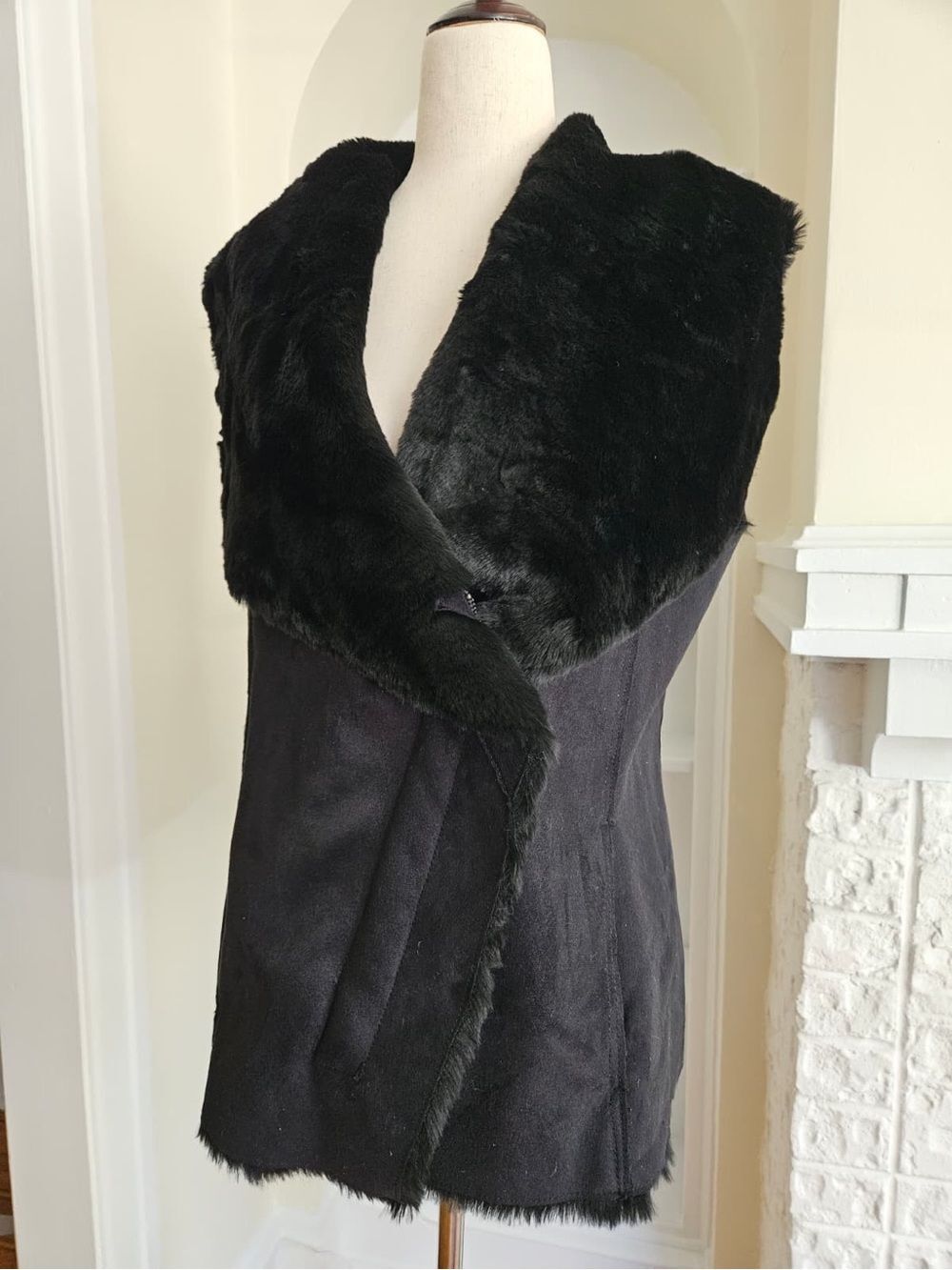 BCBGMAXAZRIA Stefano Faux Fur Draped Vest - Black - Never Worn [M] - Picture 6 of 14